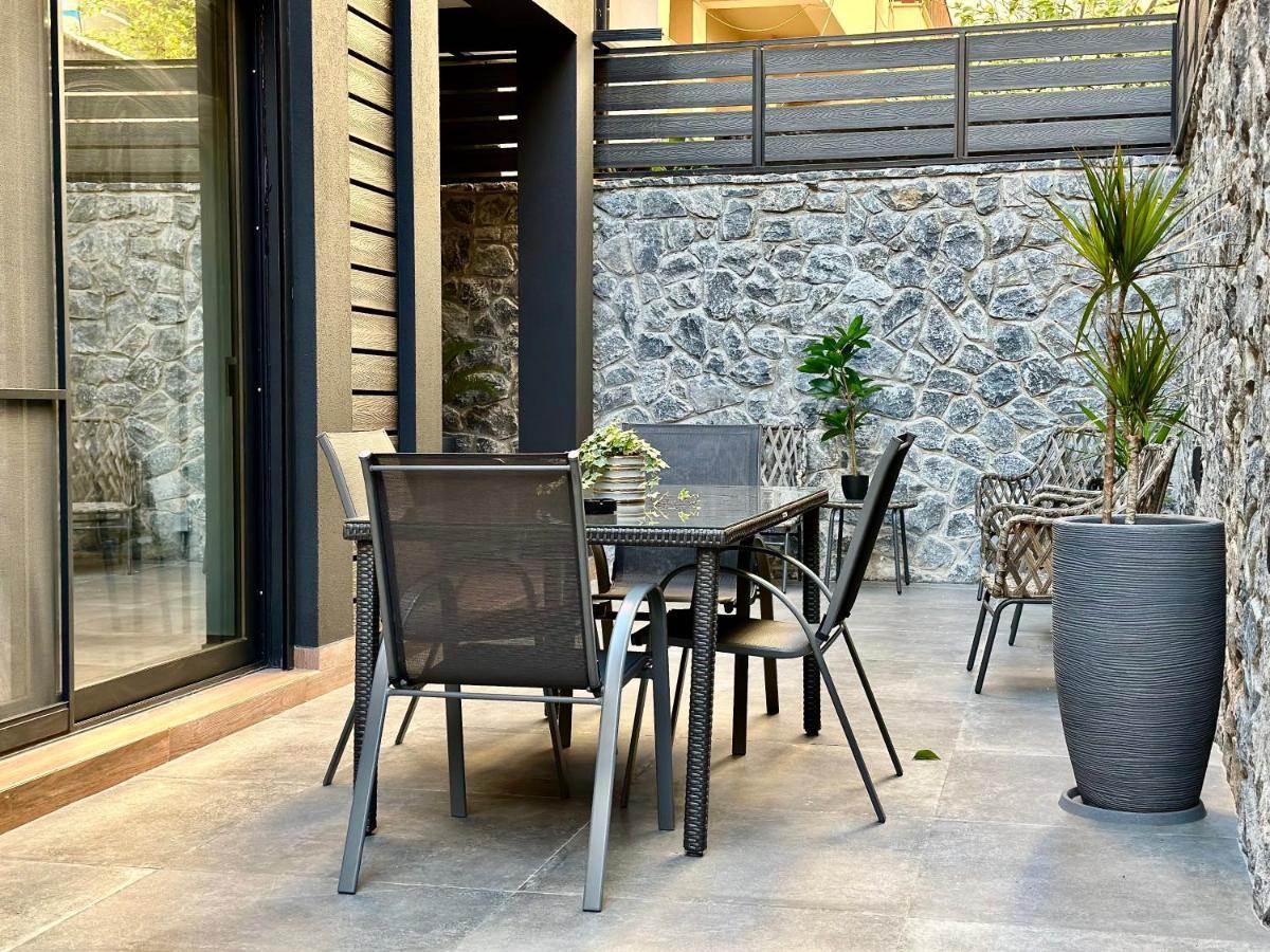 T&T Luxury Apartments - Rooftop Jacuzzi Athene Buitenkant foto